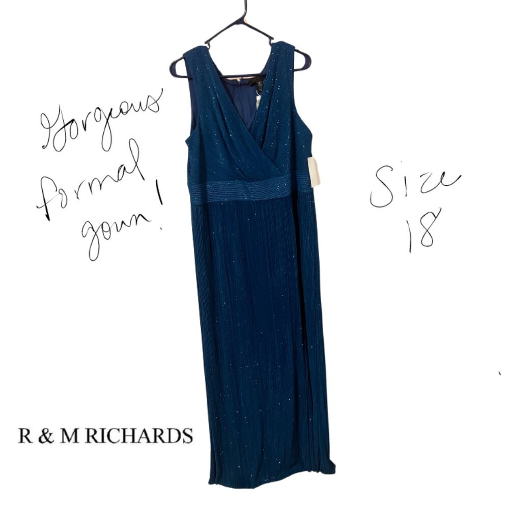 NWT Stunning Formal Gown - R&M Richards Shimmer Pleated Dark Blue Dress Size 18